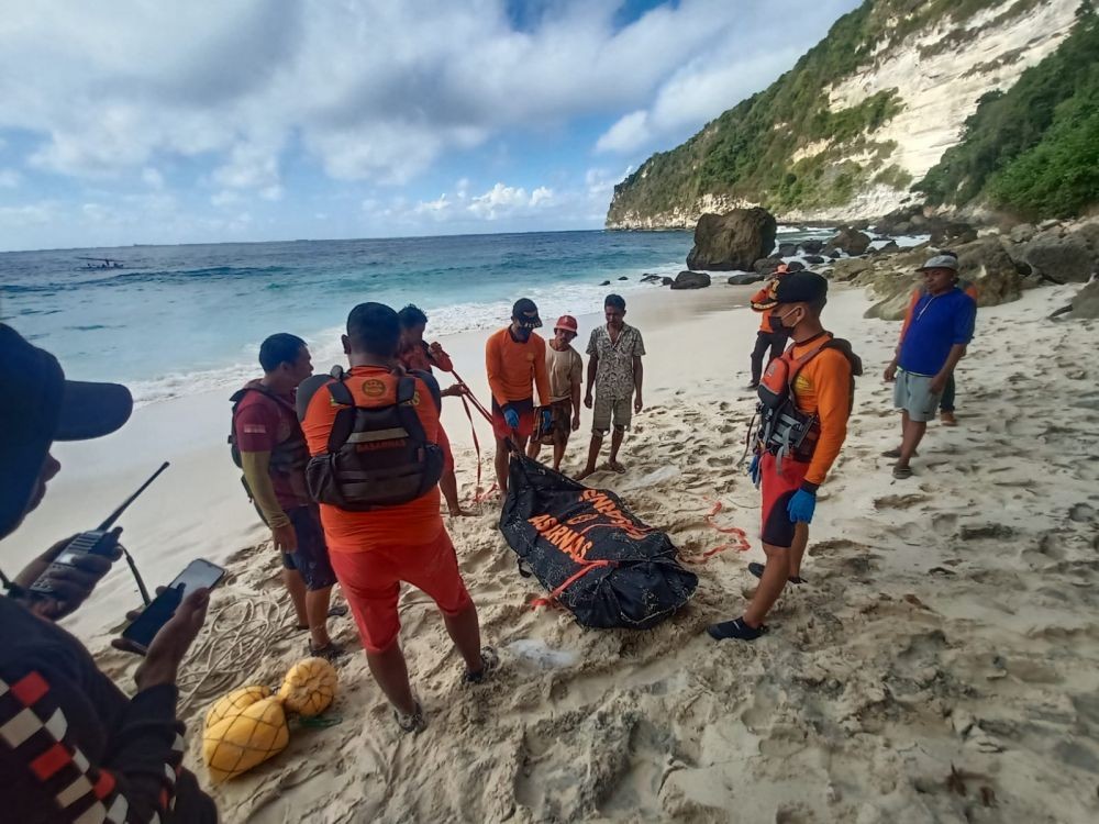 Pantai Terjal, Petugas Sulit Evakuasi Jenazah Petani di Nusa Penida