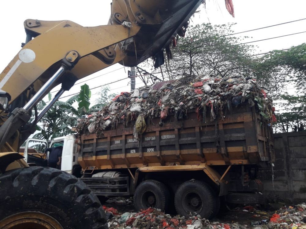 Terus Diguyur Hujan, Pengangkutan Sampah di Kota Bandung Terkendala