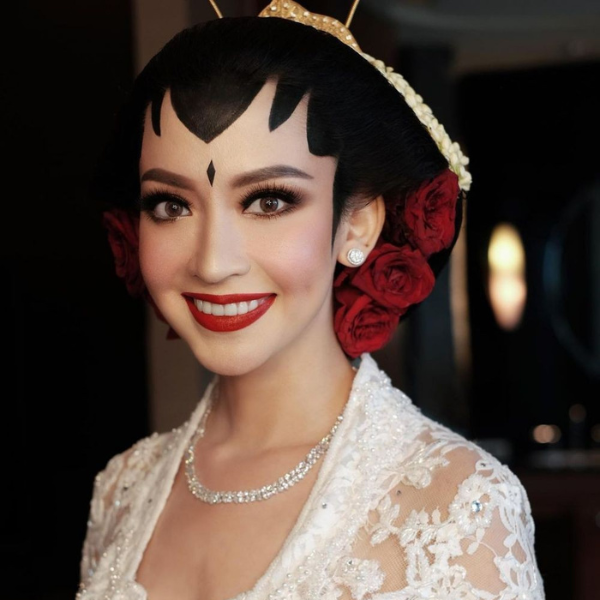 [QUIZ] Kami Tahu di Bulan Apa Kamu Menikah dari Makeup Wedding Favorit