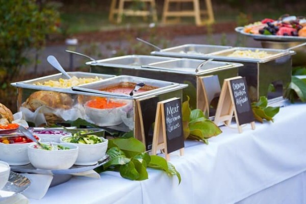 11 Makanan Pernikahan Ini Selalu Jadi Favorit di Acara Pernikahan