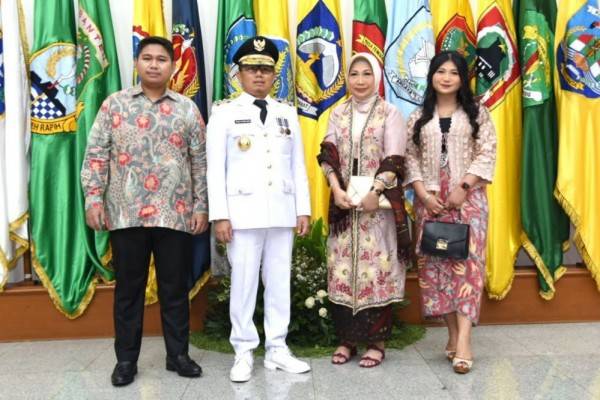 Mendagri Lantik Hamka Hendra Noer Pj Gubernur Gorontalo