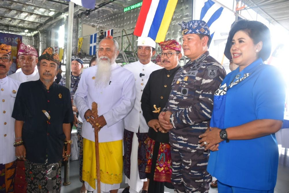 KASAL TNI Terima Anugerah Ksatria Padma Nusantara dari 17 Raja Bali