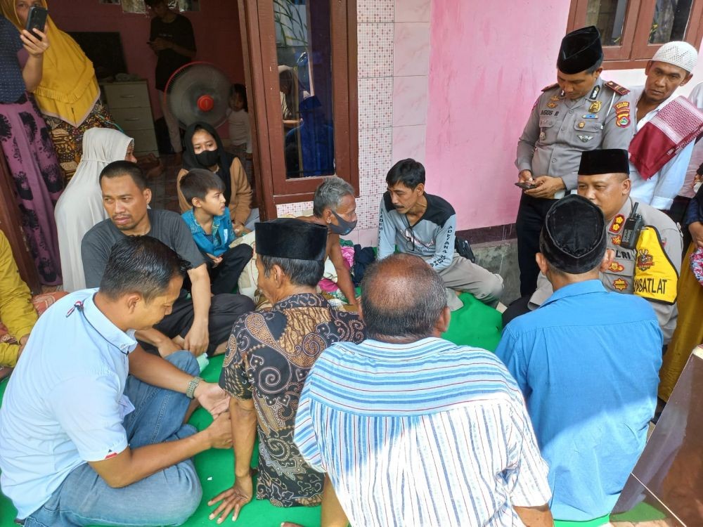 Bus Taruna Akpol Kecelakaan dengan Motor, Satu Korban Tewas 