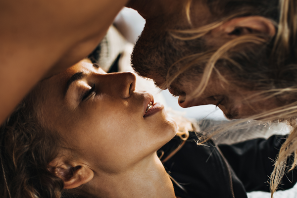 8 Tips Melakukan Posisi Seks Tatap Muka Anti Canggung dengan Pasangan