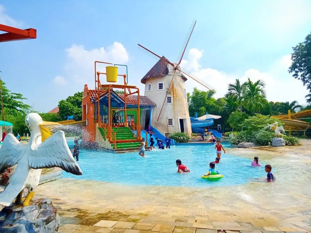 Daftar Waterpark Terpopuler di Tangerang, Segar!