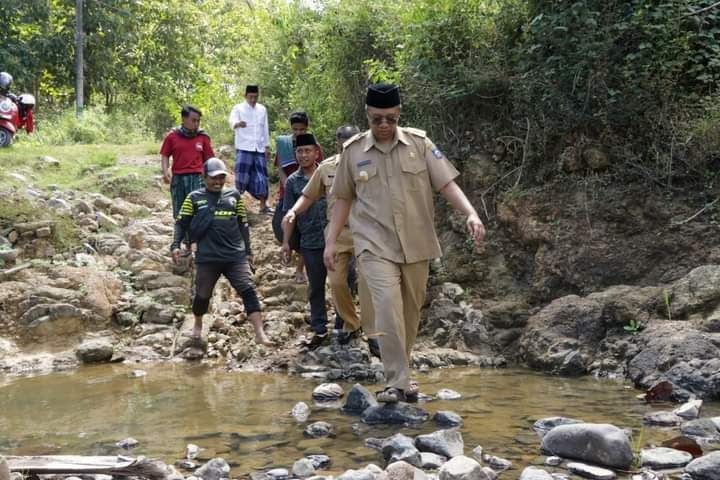 Gubernur NTB Jungkir Balik Temui Warga di Dusun Terpencil 