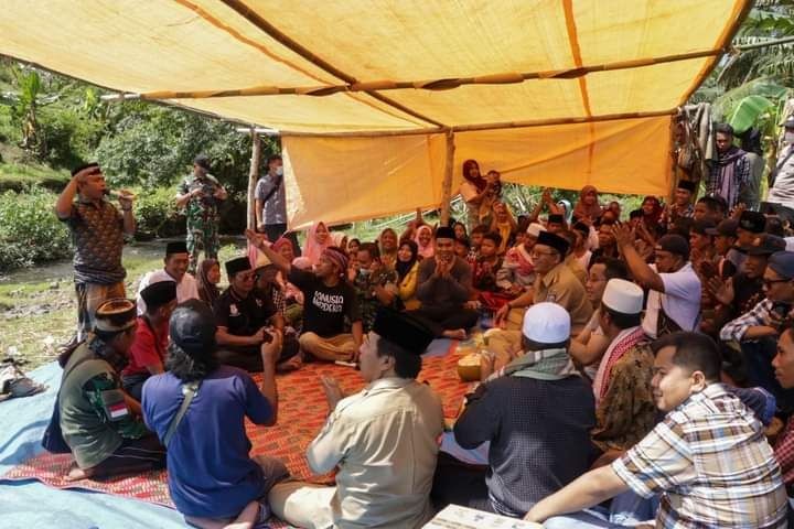 Gubernur NTB Jungkir Balik Temui Warga di Dusun Terpencil 