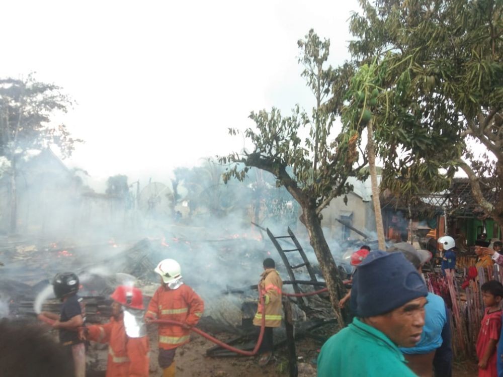 Ditinggal Panen Jagung, 5 Rumah Panggung di Kota Bima Ludes Terbakar 