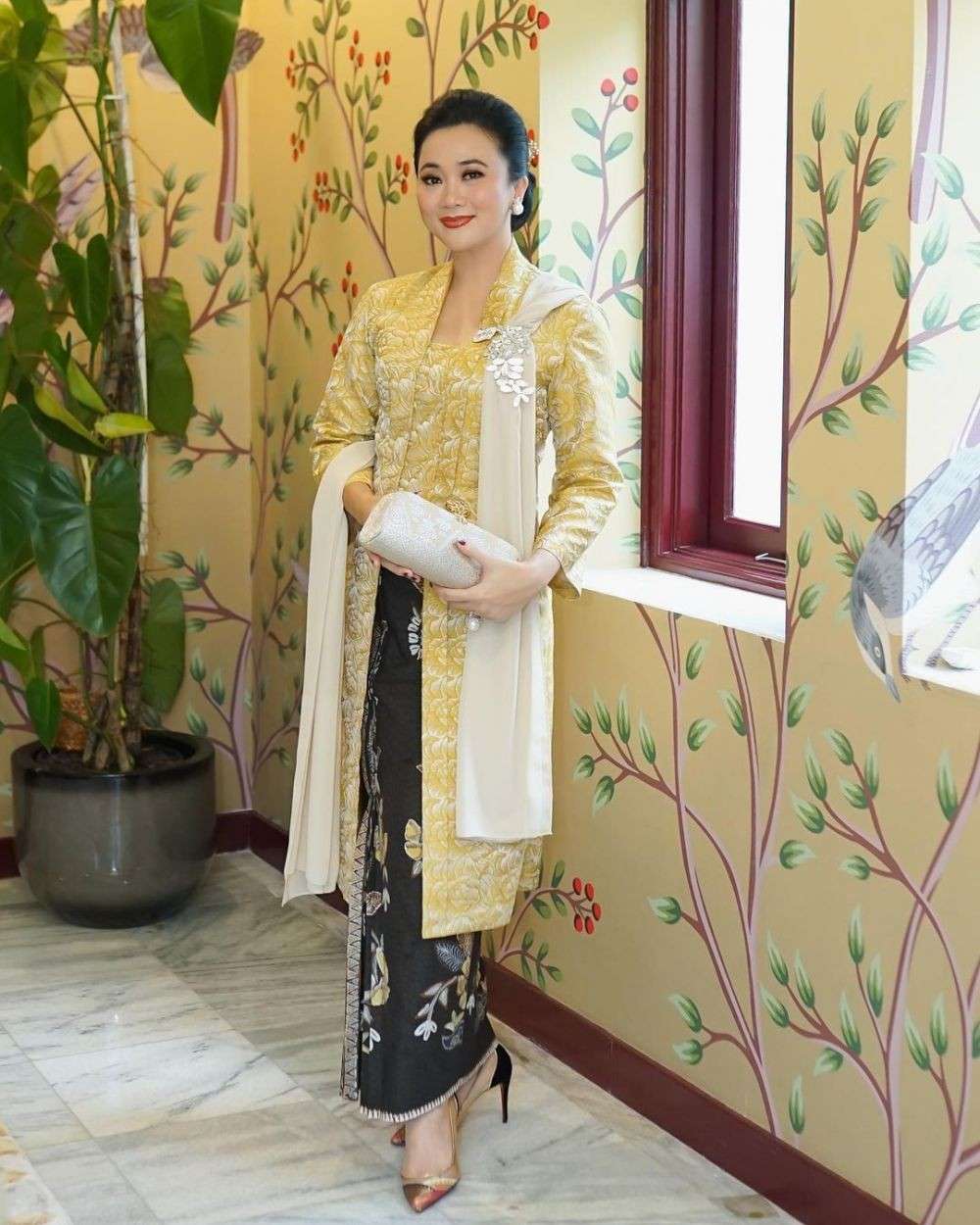 9 Kebaya Untuk Kondangan Ala Istri Pejabat, Bikin Terpikat