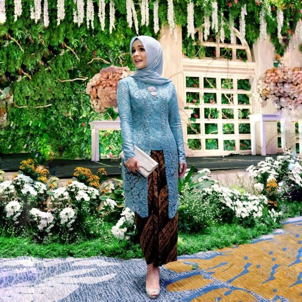 9 Kebaya Untuk Kondangan Ala Istri Pejabat, Bikin Terpikat