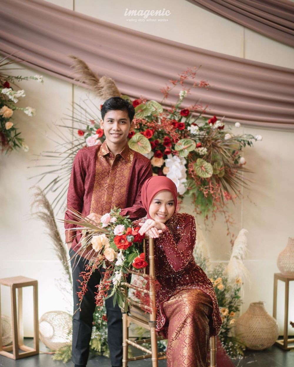 9 Dekorasi Lamaran Bintang Emon, Nuansa Merah dan Pastel