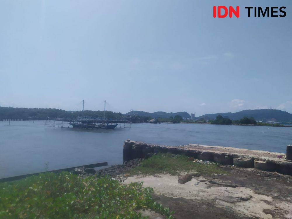 Banjir Rob 1,5 Meter Terjang Pulau Pasaran, Ganggu Mobilitas Warga
