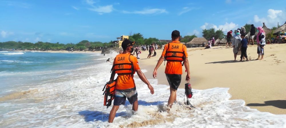 Wisatawan Terluka Diterjang Gelombang di Pantai Gunungkidul