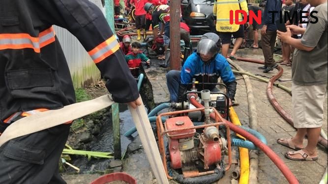 Kebakaran Terjadi di Samarinda, 7 Rumah Kayu Ludes Jadi Korban 