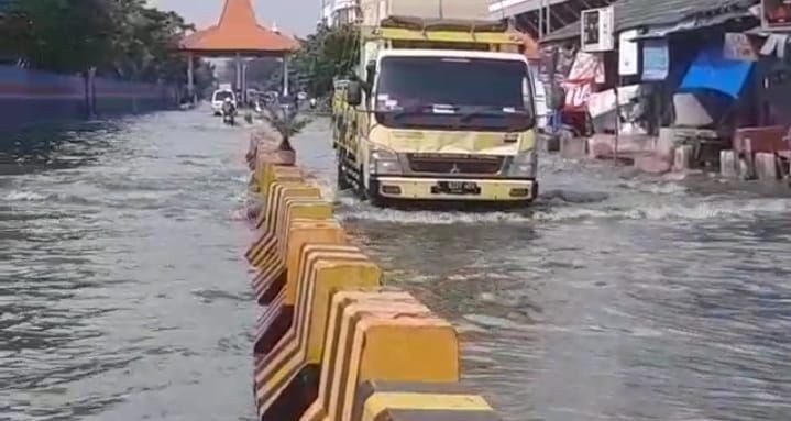 Antisipasi Banjir Rob, Pelabuhan Kalimas Surabaya akan Dikeruk