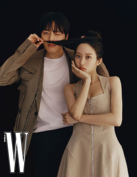 10 Pemotretan Yeo Jin Goo dan Moon Ga Young untuk W Korea