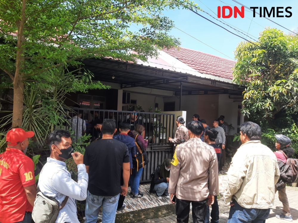 Polisi Rekonstruksi Pembunuhan Pegawai Dishub Makassar