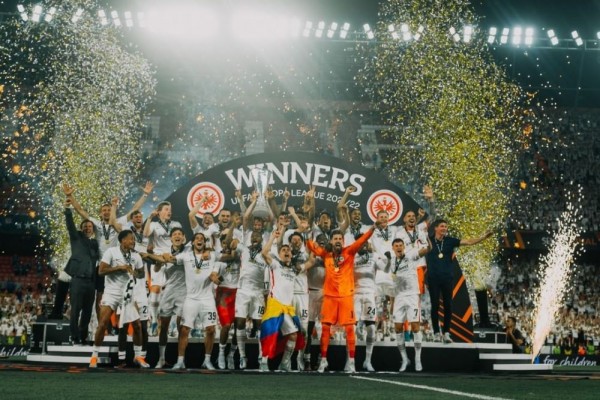 5 Fakta Menarik Usai Eintracht Frankfurt Juara Liga Europa 2021/22