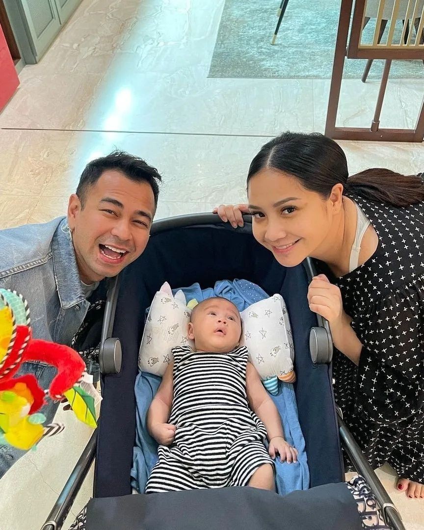 Isunya Selingkuh Lagi Potret Mesra Raffi Ahmad Dan Nagita