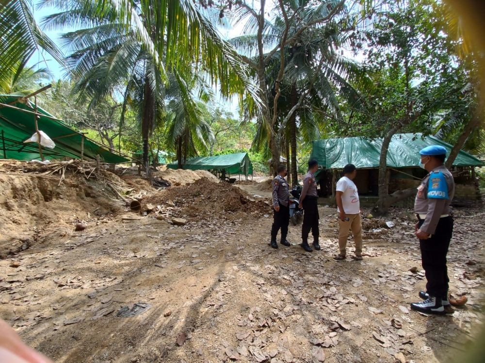 Polisi dan BKSDA Lombok Tengah Tertibkan Tambang Emas Ilegal Prabu