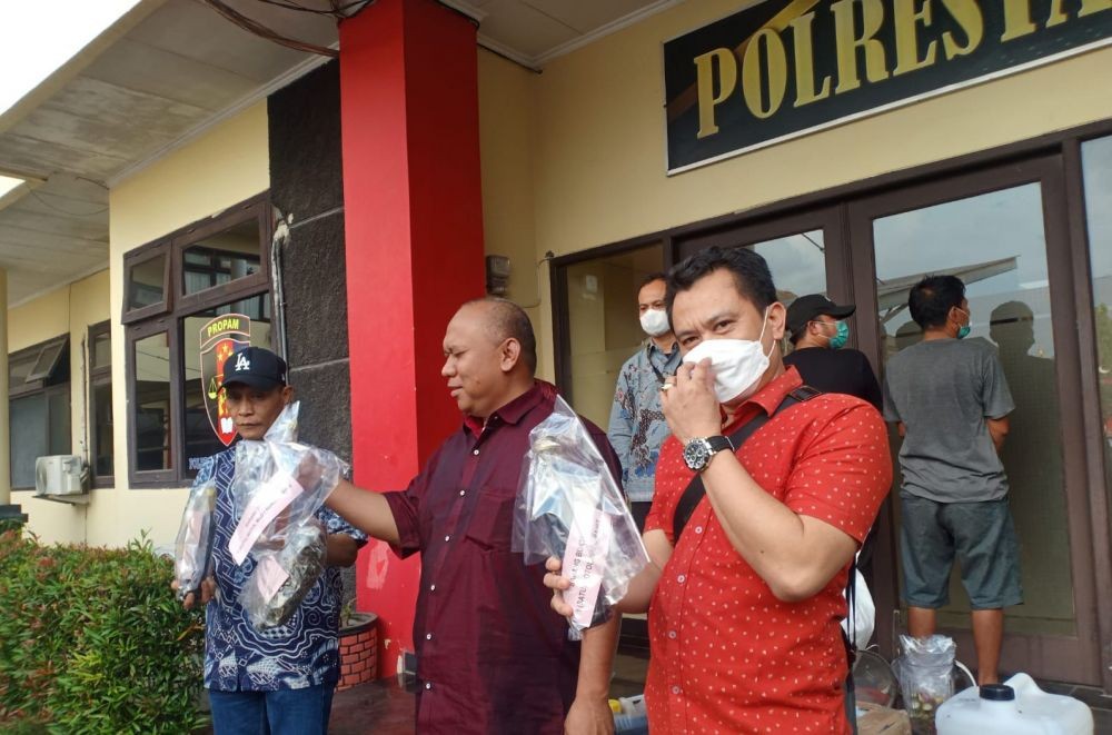 Polrestabes Palembang Ungkap Sindikat Madu Oplosan 