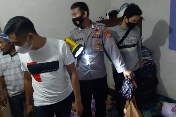 Suami Bekerja Di Kalimantan Irt Digerebek Selingkuh