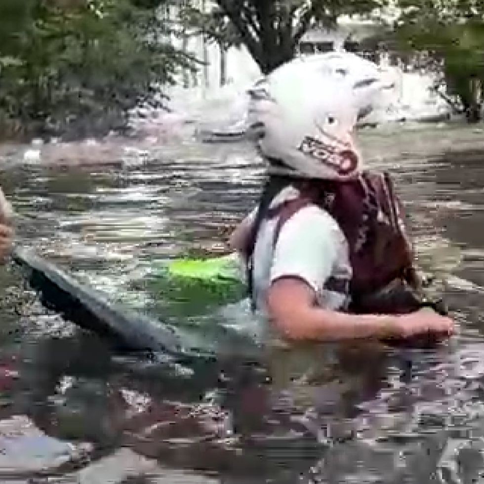 Banjir Terjang Pelabuhan Tanjung Emas Semarang, Buruh Terjebak