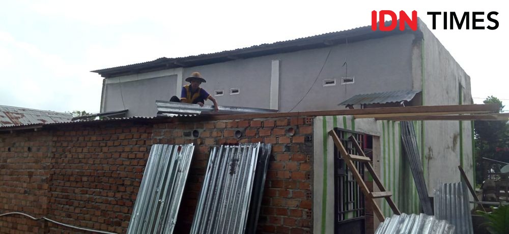 Angin Kencang Hancurkan 4 Rumah dan 1 Kantor Kades di Muba