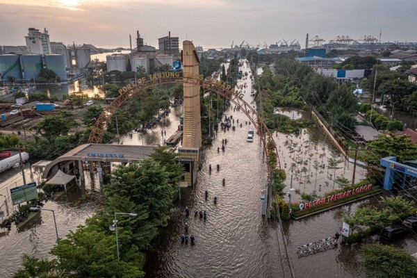 Ini Penyebab dan Dampak Banjir Rob di Semarang Salah Satunya