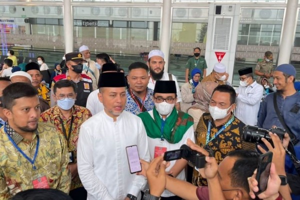 Ijeck Lepas 435 Jemaah Umrah, Langsung dari Sumut ke Tanah Suci