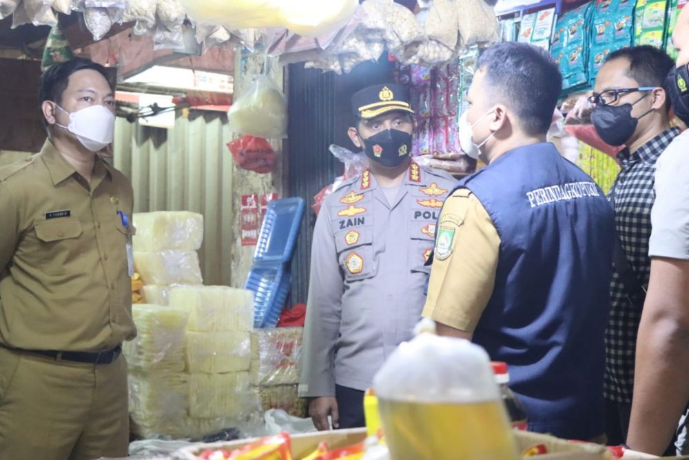 Sidak ke Pasar Anyar, Polisi Temukan Minyak Goreng Curah di Atas HET