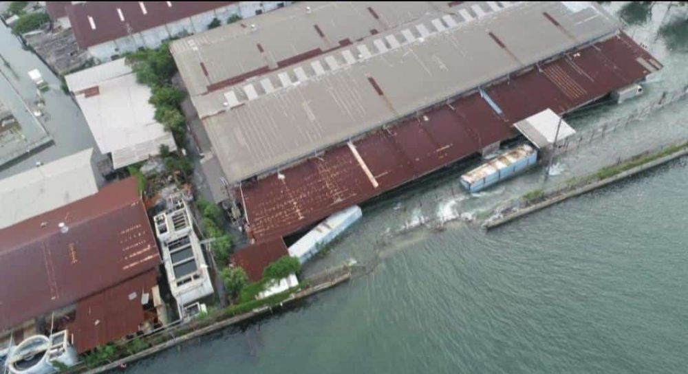 Tanggul Jebol di Pelabuhan Tanjung Emas Semarang Ada 3 Titik, Ganjar: Dipercepat Ya 