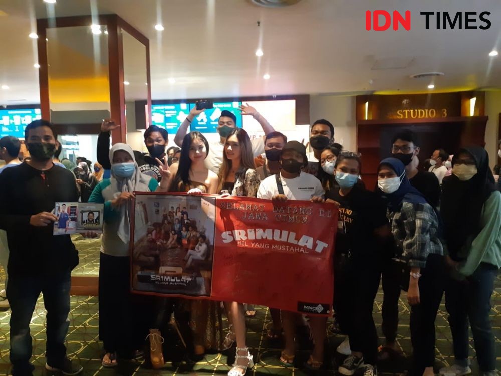 Ngakak, hingga Haru, Keseruan Nonton Film Srimulat di Surabaya