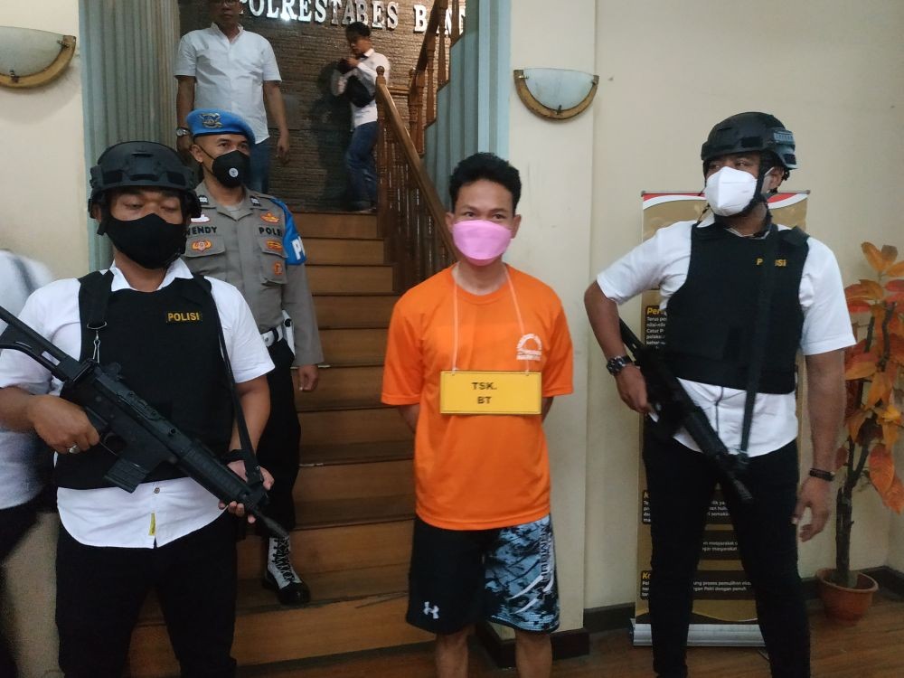 Tanam dan Jual Ganja Secara Online, Pria di Bandung Ditangkap Polisi 