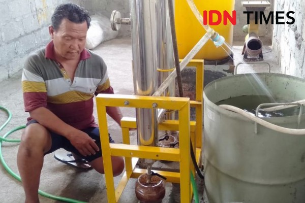 Pak RT di Bantul Olah Sampah Plastik Jadi Minyak Tanah