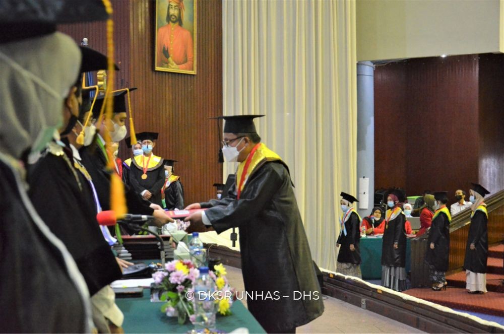 Wali Kota Gorontalo Jadi Wisudawan Terbaik Unhas