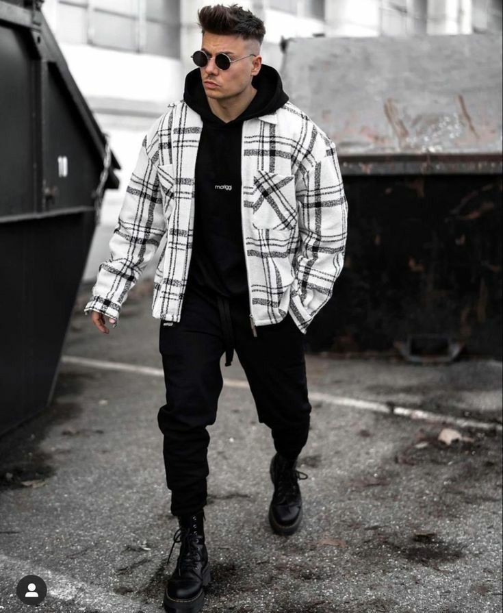 9 Tips Mix and Match Hoodie untuk Pria 