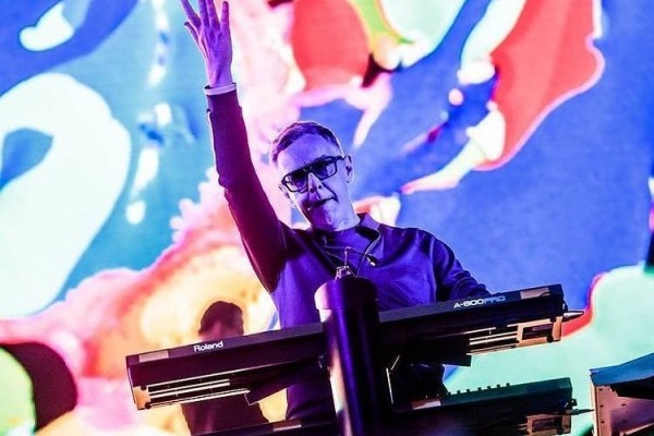 Pendiri Depeche Mode Andy Fletcher Meninggal Dunia