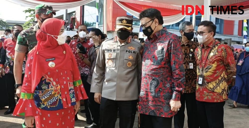 Tjahjo Kumolo Meninggal, PDIP Jabar Kibarkan Bendera Setengah Tiang 