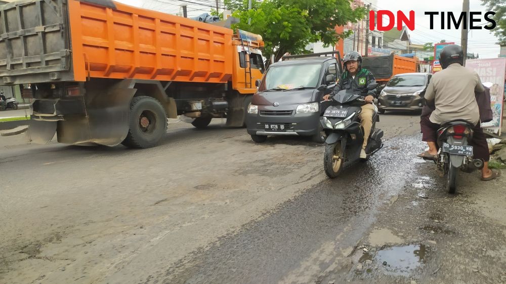 NasDem Makassar Ingin Swadaya Perbaiki Jalan Rusak di Antang