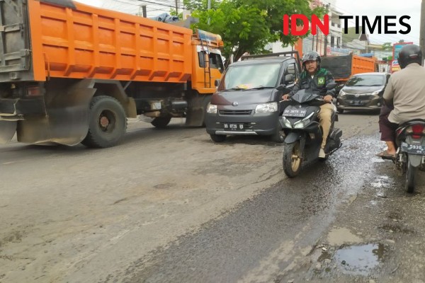 Jalan Rusak dan Berlubang di Antang Bakal Dibeton