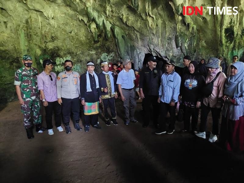 Gua Batu Tapak Raja, Destinasi Wisata Tempat Bertapa para Raja