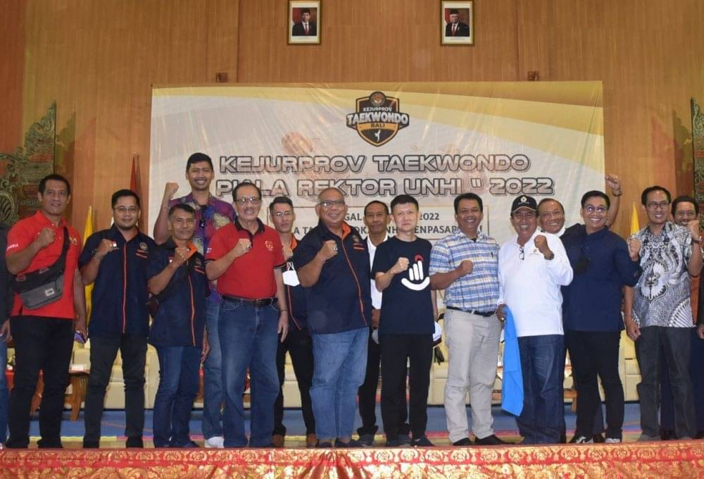 821 Atlet Ikut Kejuaraan Taekwondo Piala Rektor UNHI 2022