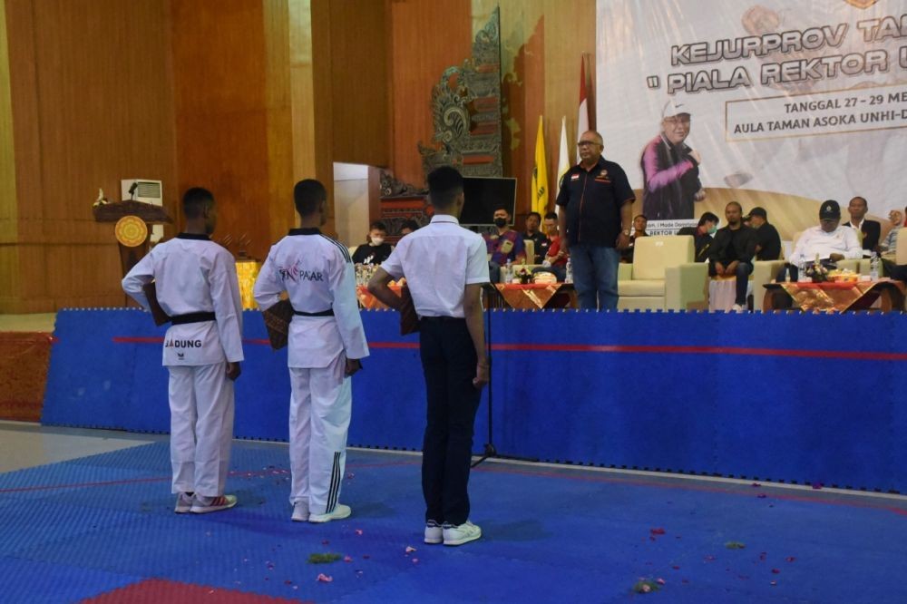 821 Atlet Ikut Kejuaraan Taekwondo Piala Rektor UNHI 2022