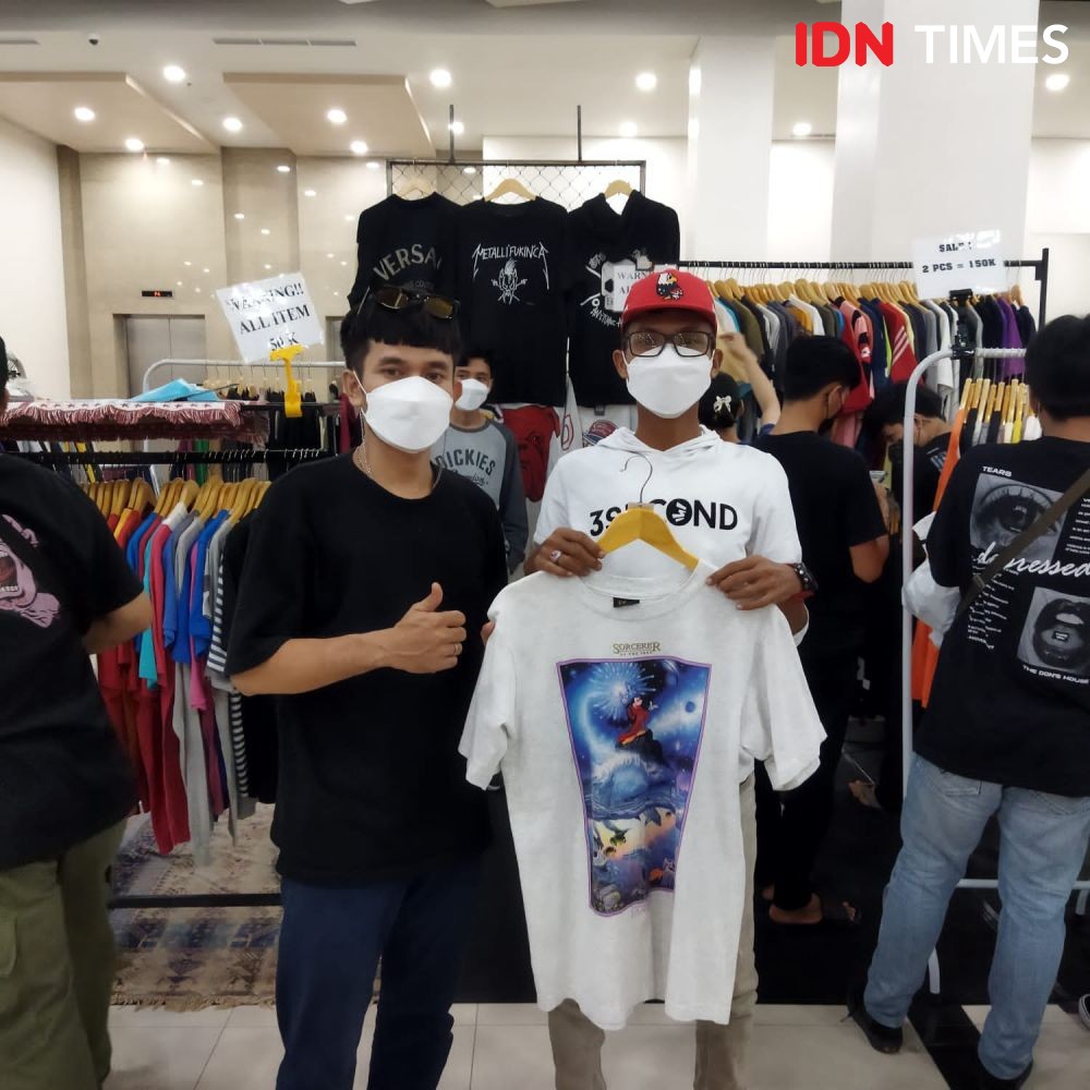 Naik Turun Tren Berbisnis Thrift Shop di Palembang 