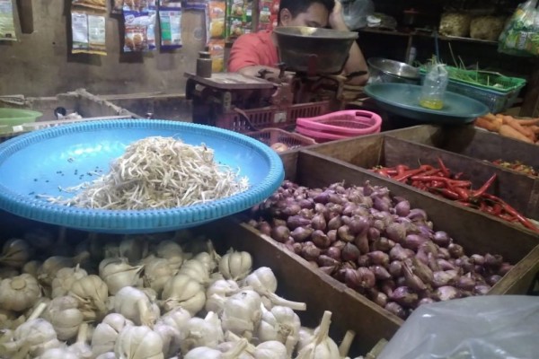 Harga Bahan Pokok Naik, Pemkot Surabaya Klaim Pasokan Aman