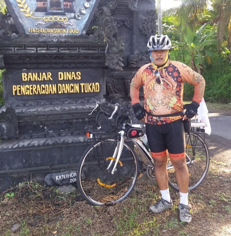 Pensiunan TNI AL Kayuh Sepeda dari Pulau Bintan ke Bali