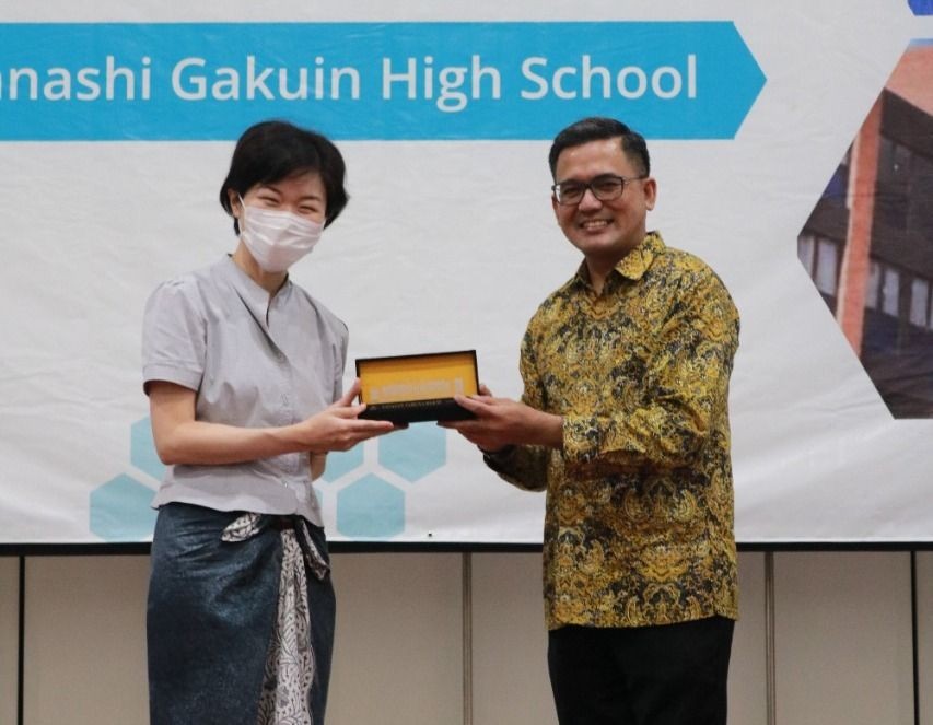 Bangun Sister School, Taruna Bakti Kolabarasi dengan Sekolah di Jepang