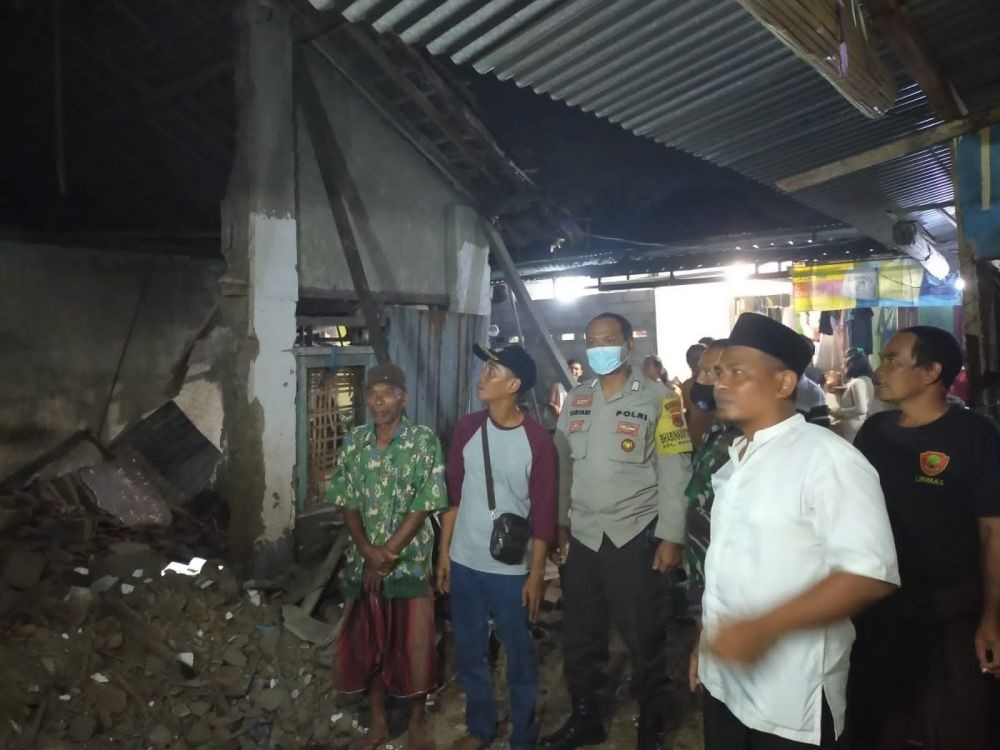 Tak Layak Huni, Rumah Nenek Sebatang Kara di Lombok Tiba-tiba Roboh  