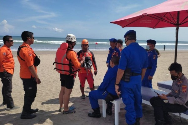 Pelajar SMA Hilang Terseret Ombak di Pantai Double Six Bali